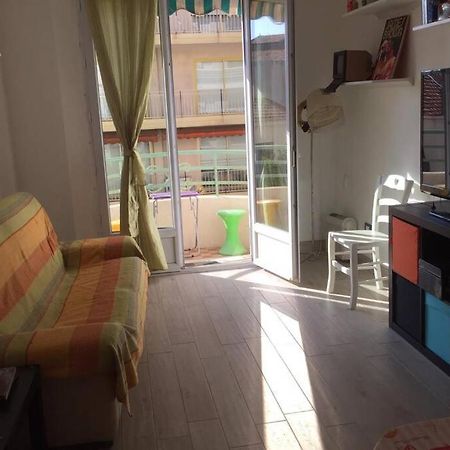 Grand F2 60Mq Centre Antibes, Proche Plages, Commerces, 2 Balcons, Parking, Train, Bus, Deco Vintage, Pet Friendly, Ideal Famille Ou 1-2 Couples Apartment Exterior foto