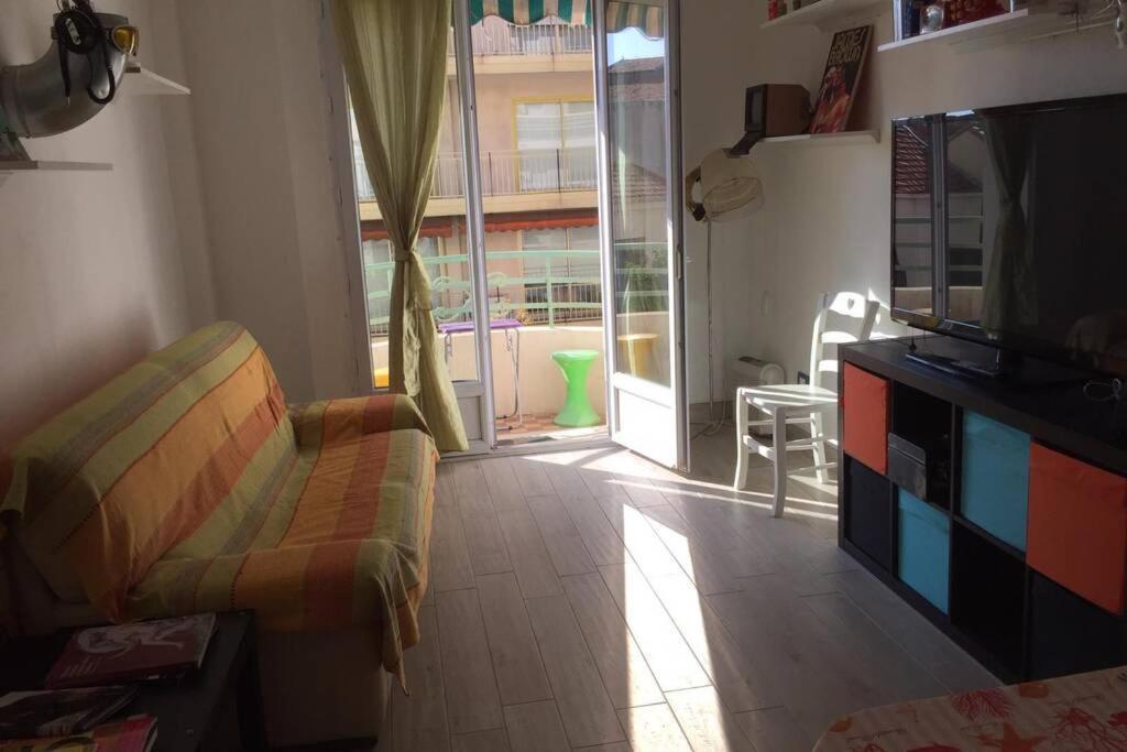 Grand F2 60Mq Centre Antibes, Proche Plages, Commerces, 2 Balcons, Parking, Train, Bus, Deco Vintage, Pet Friendly, Ideal Famille Ou 1-2 Couples Apartment Exterior foto