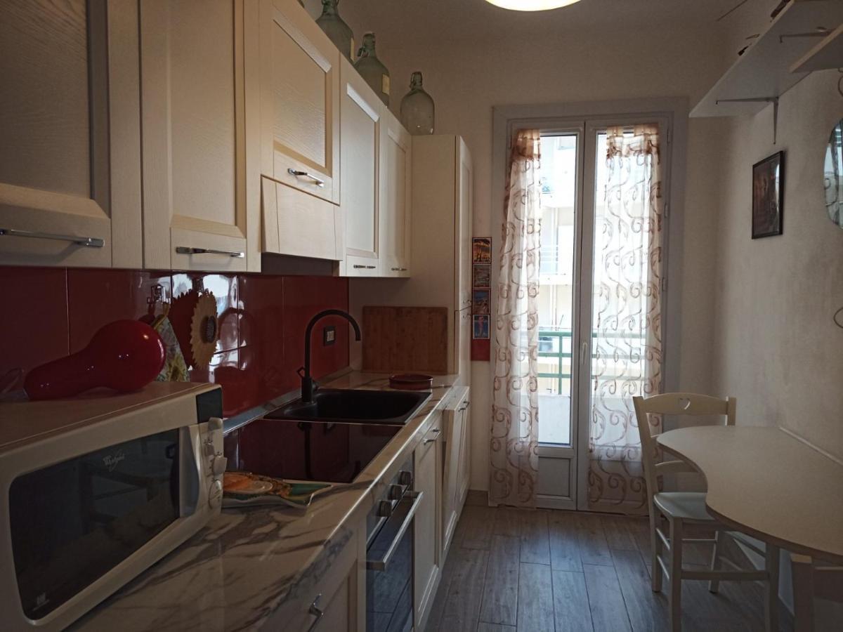 Grand F2 60Mq Centre Antibes, Proche Plages, Commerces, 2 Balcons, Parking, Train, Bus, Deco Vintage, Pet Friendly, Ideal Famille Ou 1-2 Couples Exterior foto