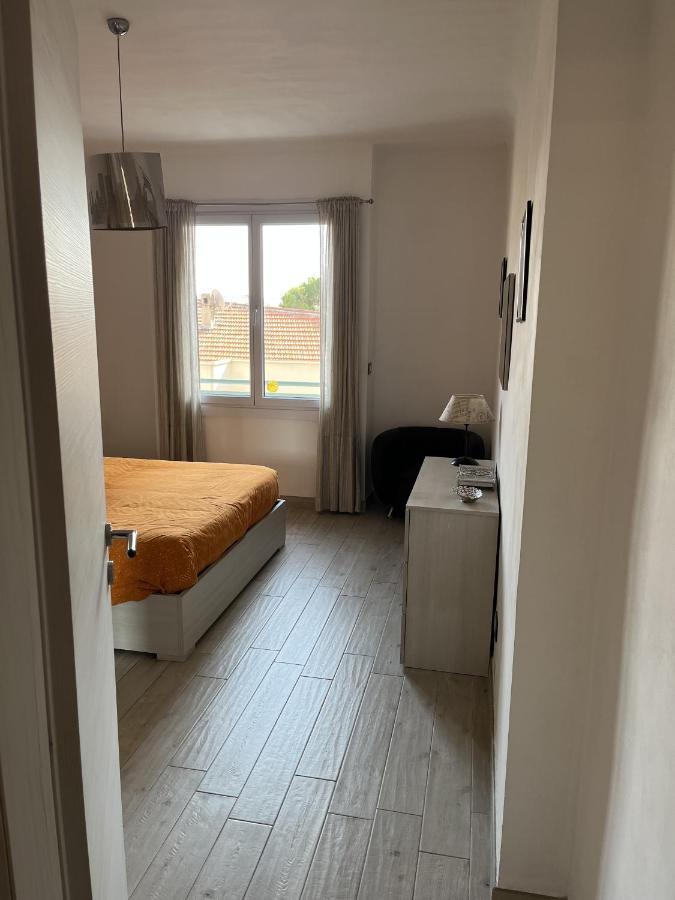 Grand F2 60Mq Centre Antibes, Proche Plages, Commerces, 2 Balcons, Parking, Train, Bus, Deco Vintage, Pet Friendly, Ideal Famille Ou 1-2 Couples Apartment Exterior foto